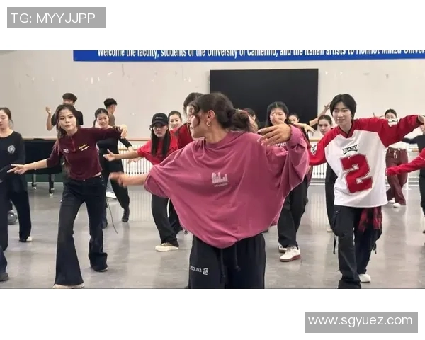 街舞盛宴：深入解析杭州街舞队的独特战术与风格